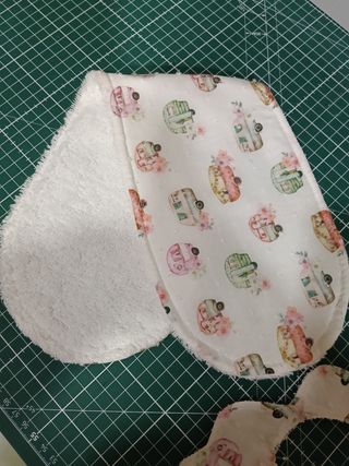 Set de baberos y paños para bebé