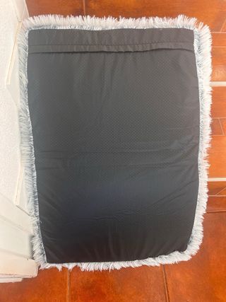 Cama para animais macia cinza e branca