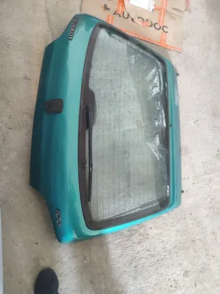 Portón trasero Peugeot 106