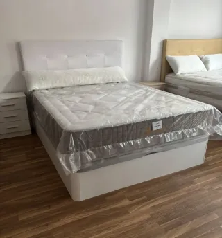 Canapés y colchones nuevos