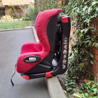Silla de coche AXISS color rojo