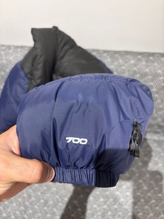 Cazadora The North Face azul y negra