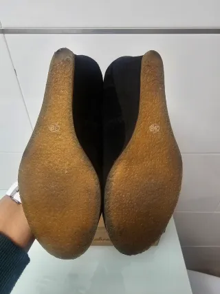 Cuña negra con pulsera