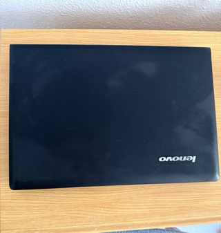 Lenovo 15.6'' i5 1TB SSD 8GB RAM + Office 2021