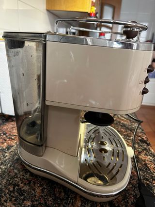 Cafetera DeLonghi Retro Beige