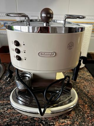 Cafetera DeLonghi Retro Beige