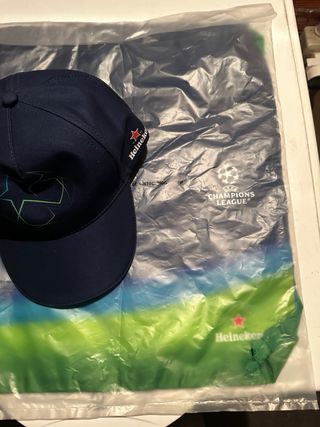 Cappellino e zainetto Champions League Heineken