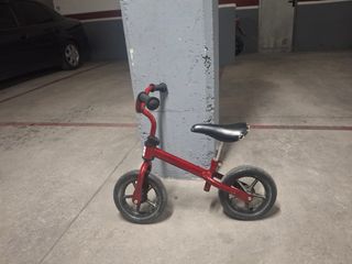 Bicicleta sin pedales burdeos