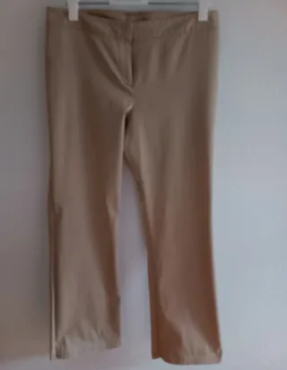 Americana y pantalón beige