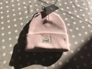 Cappellino invernale Levis rosa