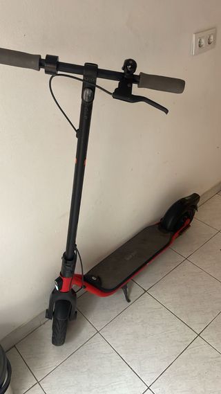 Patinete Eléctrico Ninebot Rojo y Negro