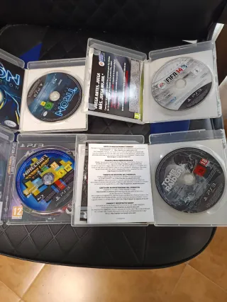 Consola PS3 + 4 Juegos + Mandos