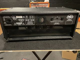 Cabezal Bajo Traynor YBA200-2 + flight case