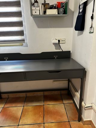 Escritorio moderno gris y negro