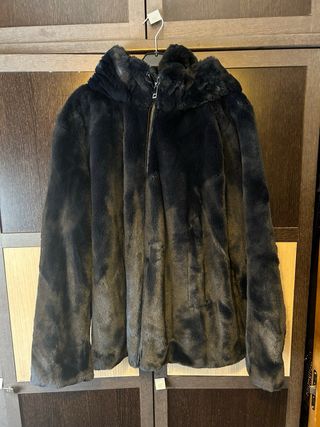 Abrigo pelo negro Carrefour