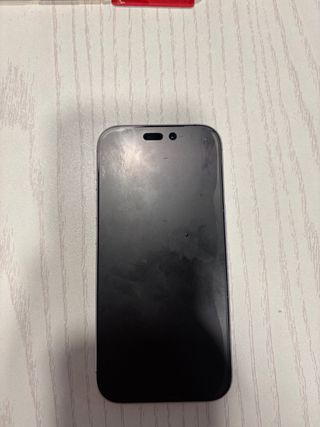 iPhone 17 lila, en muy buen estado.