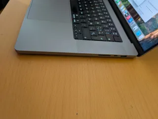 MacBook Pro 16 M1 Pro 16GB RAM 1TB SSD