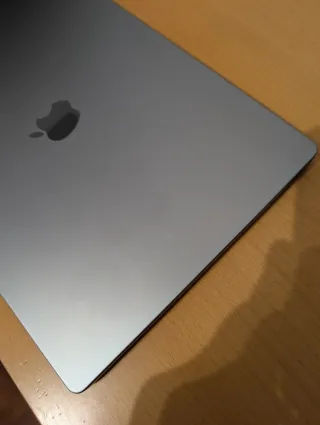 MacBook Pro 16 M1 Pro 16GB RAM 1TB SSD