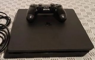 Consola PS4 Slim Negra + Mando Y Regalo Juegos