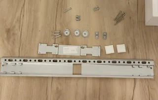 Vitrina de Pared BESTÅ con puerta Glassvik