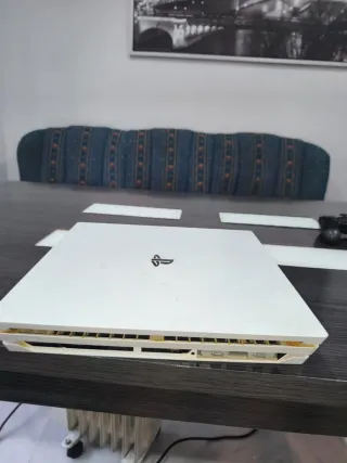 PlayStation 4 pro en muy buen estado.