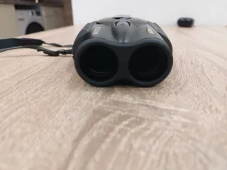 Binoculares Nikon Aculon T11