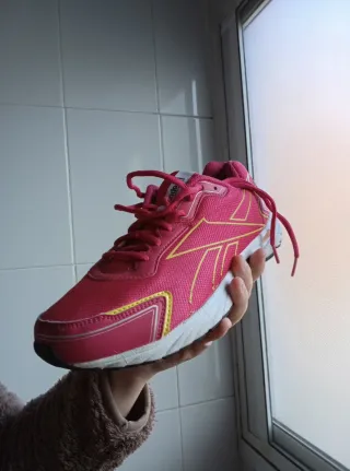 Zapatillas deportivas Reebok rosas y blancas