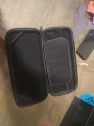 Nintendo Switch Azul y Rojo Casi Sin Usar