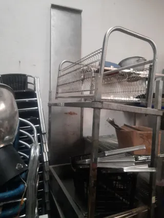 Baldas y estanterías de acero inoxidable