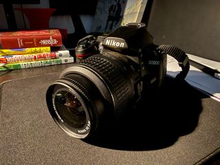 Cámara Nikon D3000 + Objetivo 18-55mm