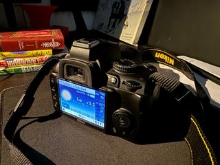 Cámara Nikon D3000 + Objetivo 18-55mm