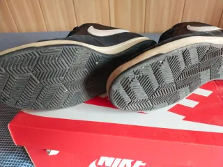 Zapatillas Nike SB Negras y Beige