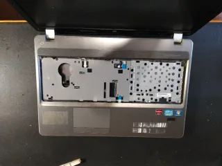 Portátiles HP 4530s y 8530p para piezas.