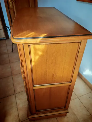 Cajonera de madera con 5 cajones