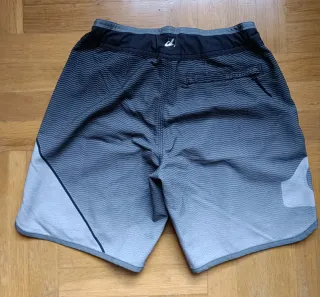 Bermuda Quiksilver niño T.24