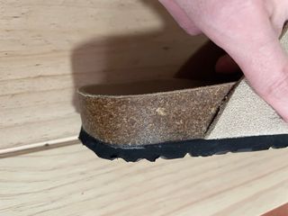 Zuecos beige clarito sin marca