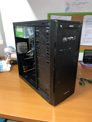 Torre PC Asus. Todo completo por 50 euros.
