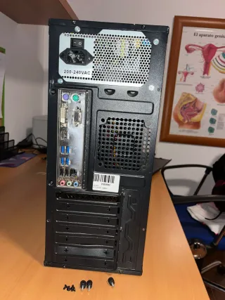 Torre PC Asus. Todo completo por 50 euros.