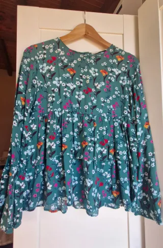 Camisa Zara flores verde talla S