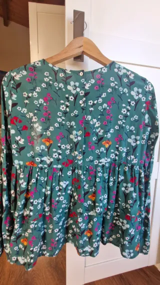 Camisa Zara flores verde talla S