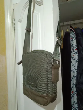 Bandolera Guess Hombre Verde