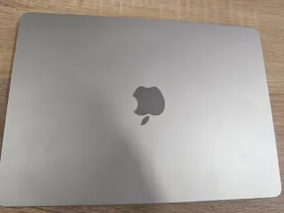 MacBook Air M2 Argento modello A2681