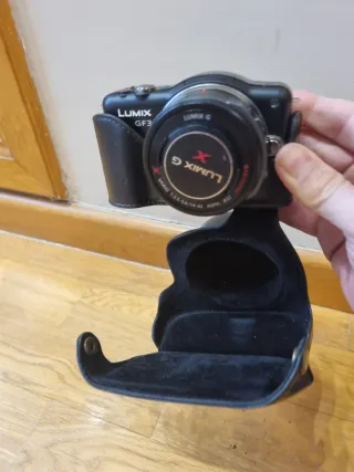 Custodia per fotocamera Panasonic Lumix DMC GF3 in pelle nera