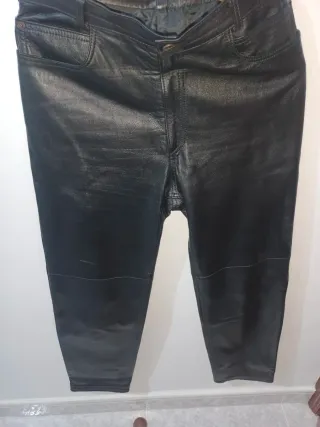 Pantalón de Piel Negro (piel ovino) Forrado