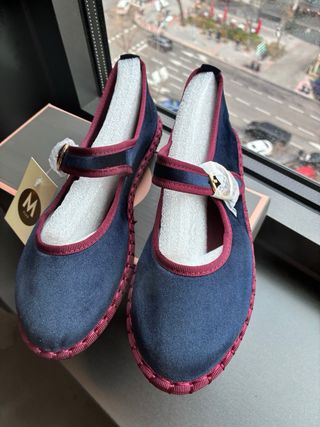 Manoletinas ante azul marino T.36