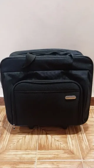 Maletín para portátil con ruedas