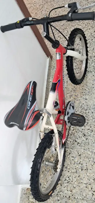 Bicicleta Infantil Roja y Blanca