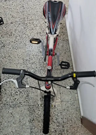 Bicicleta Infantil Roja y Blanca