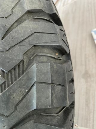 5 Neumáticos 33” 12.50 R20 + Llantas USA