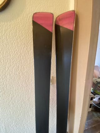 Esquís y fijaciones de esquí